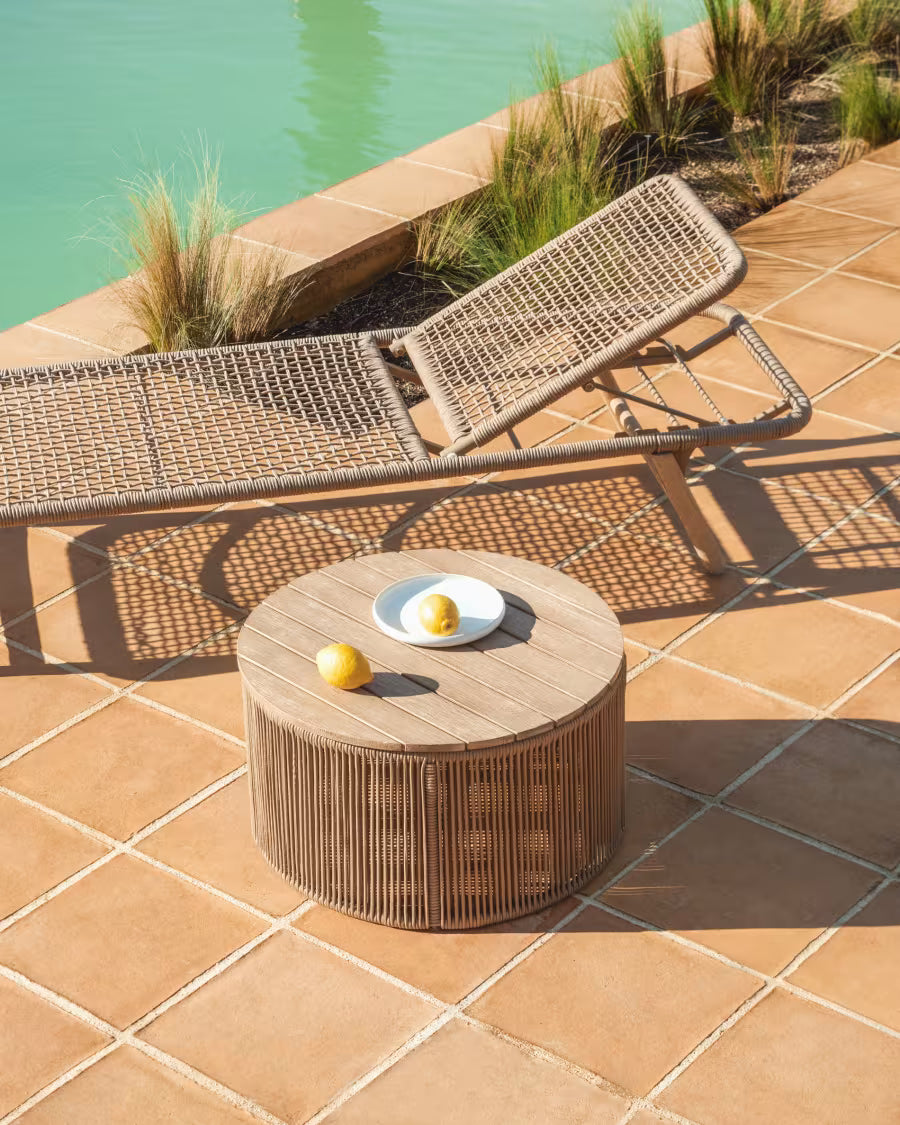 Kave Home Dandara Coffee Table Made of Steel, Beige Cord and Solid Acacia Wood, Ø60 cm FSC 100%