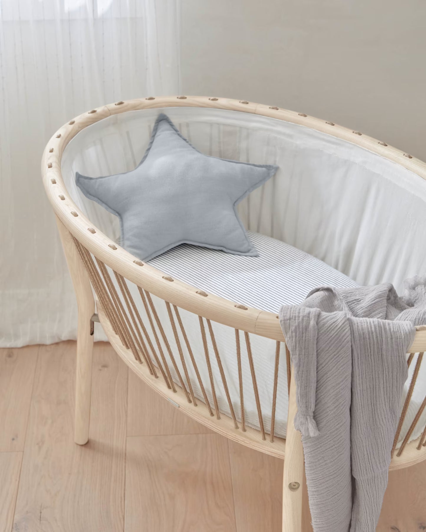 Kave Home Leonela Ash Wood Bassinet 97 x 62 cm FSC 100%