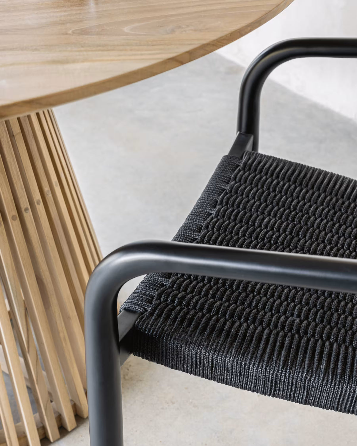 Kave Home Nina Stackable Chair in Solid Acacia Wood with Black Finish and Black Rope Seat FSC 100%