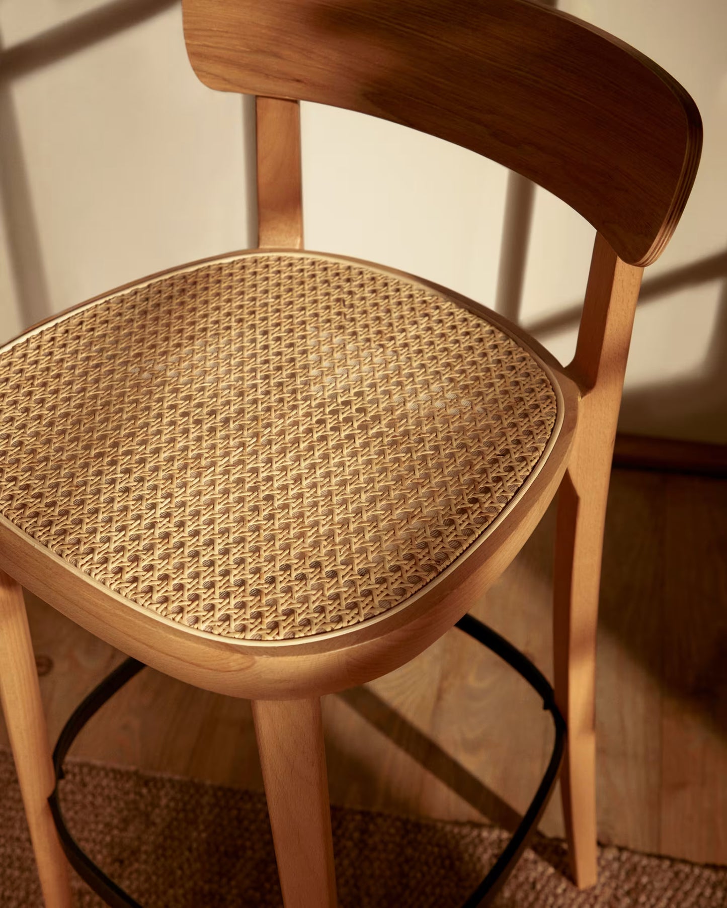 Kave Home Romane Stool Beechwood Stool with a Natural Finish, Ash Wood Veneer and Ratan seat 75 cm