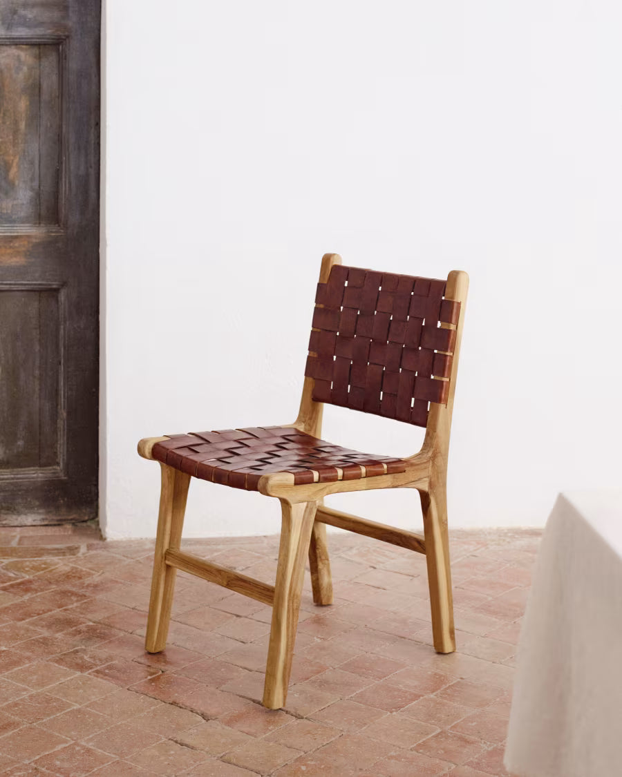 Kave Home Calixta Chair in Leather and Solid Teak Wood with Natural Finish
