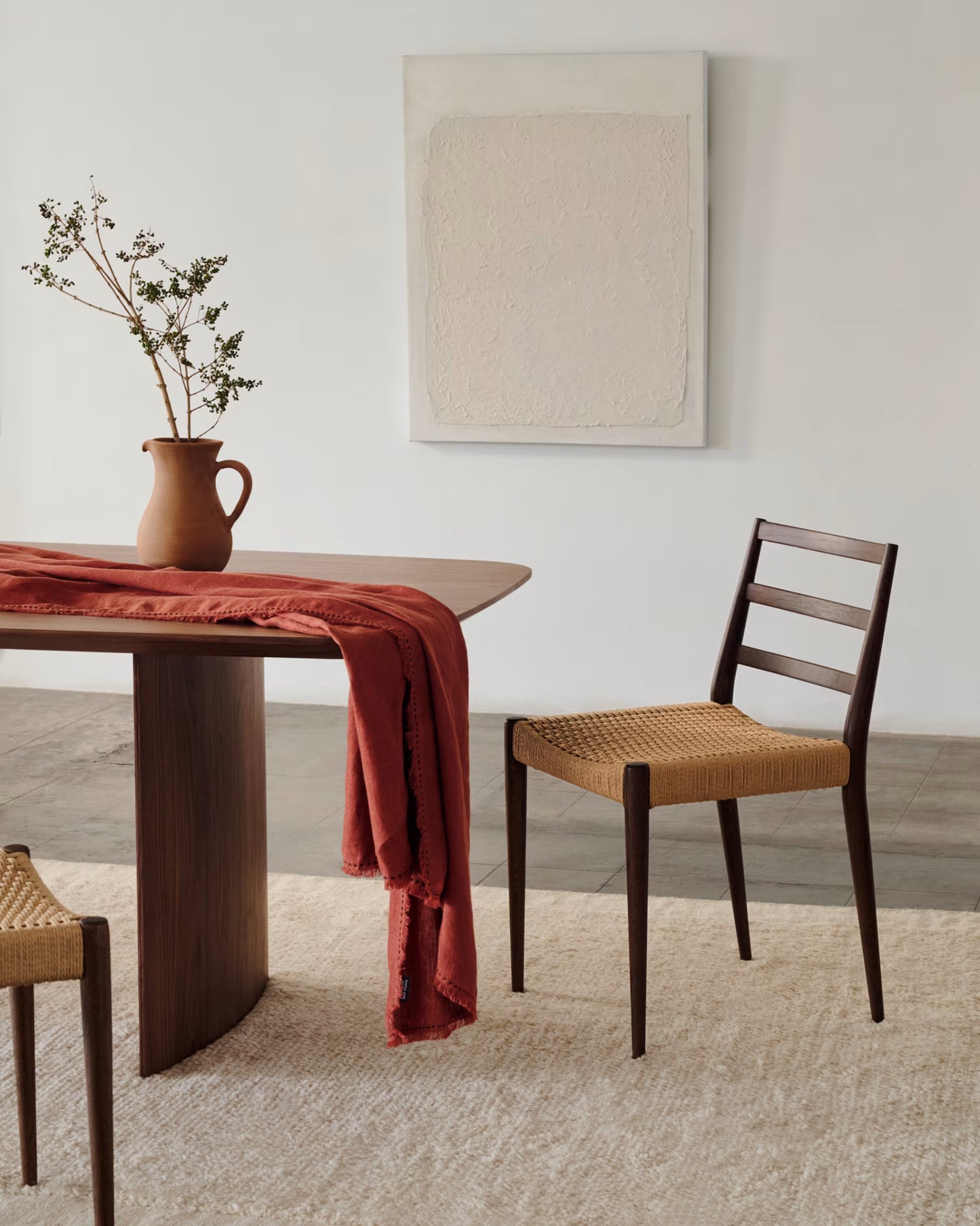 Kave Home Analy Chair in Solid Oak Wood with Walnut Finish and Rope Seat FSC Mix Credit