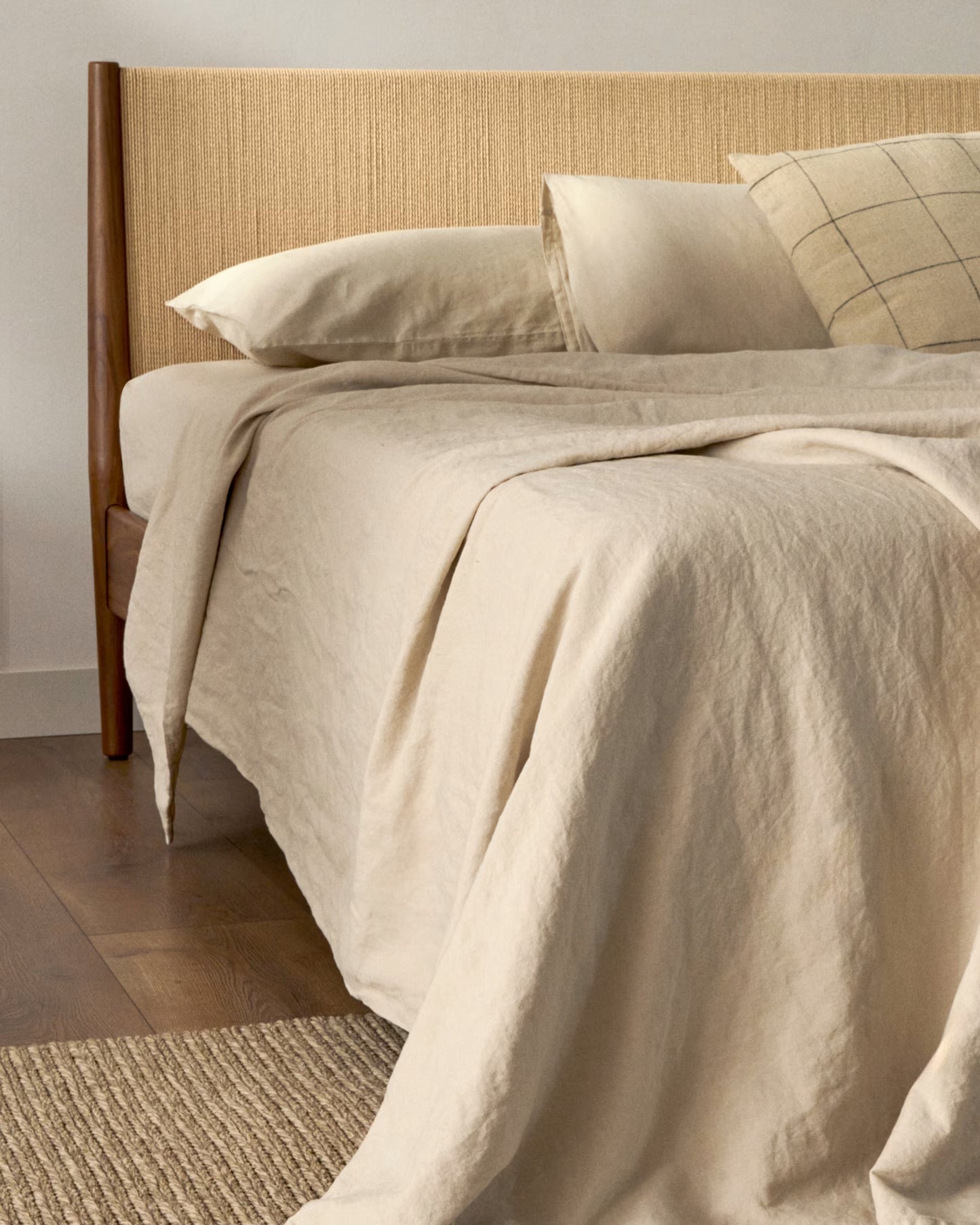 Kave Home Elan Bed in Veneer and Solid Walnut Wood with Cord Mattress 180 x 200 cm FSC Mix Credit