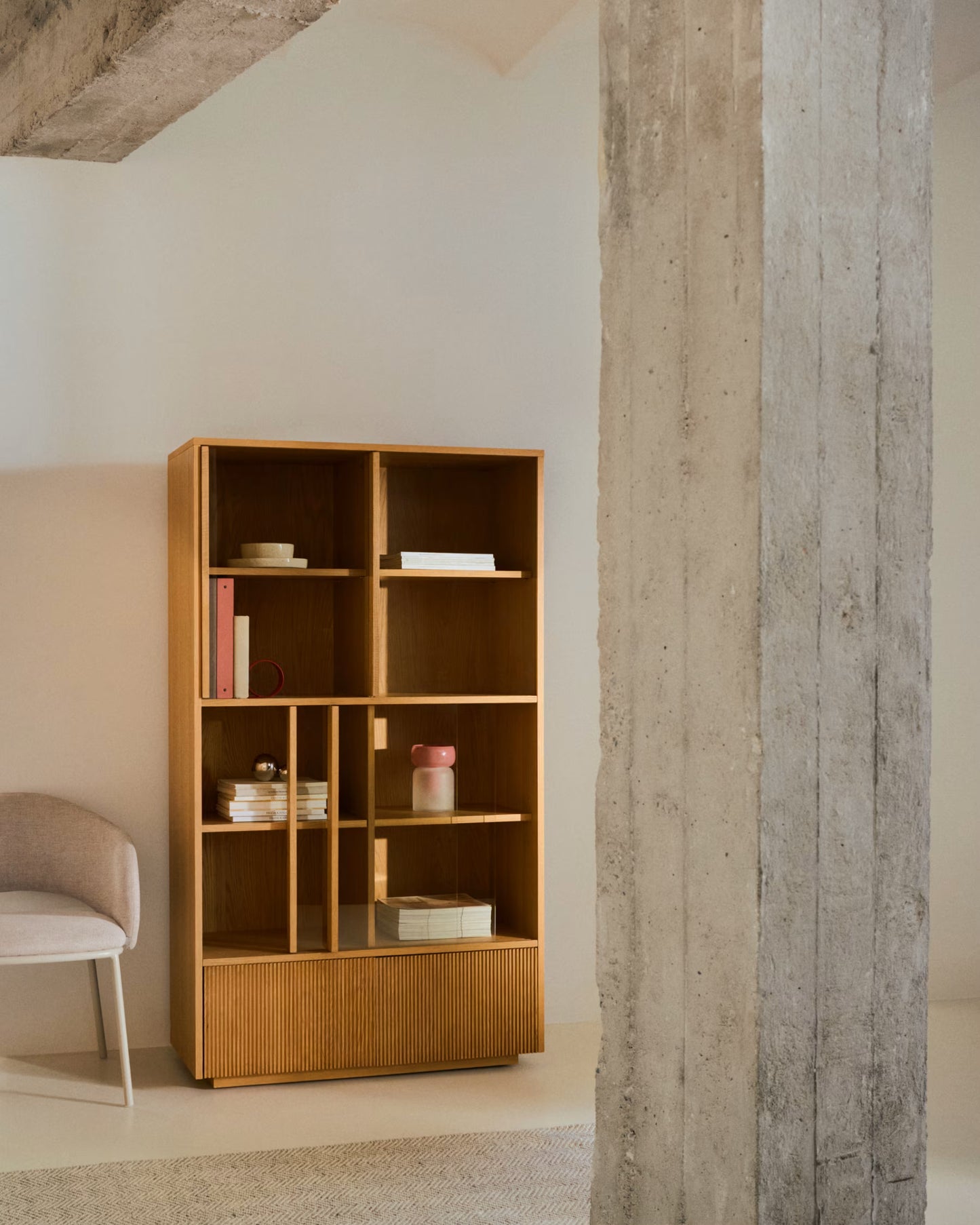Kave Home Helvine Display Cabinet 4 Doors 2 Drawers Oak Veneer and Tempered Glass 100 x 174 cm FSC 100%