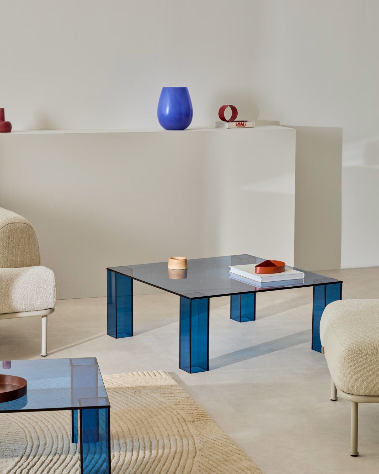 Kave Home Adularia Blue, Tempered-Glass Side Table, 85 x 85 cm