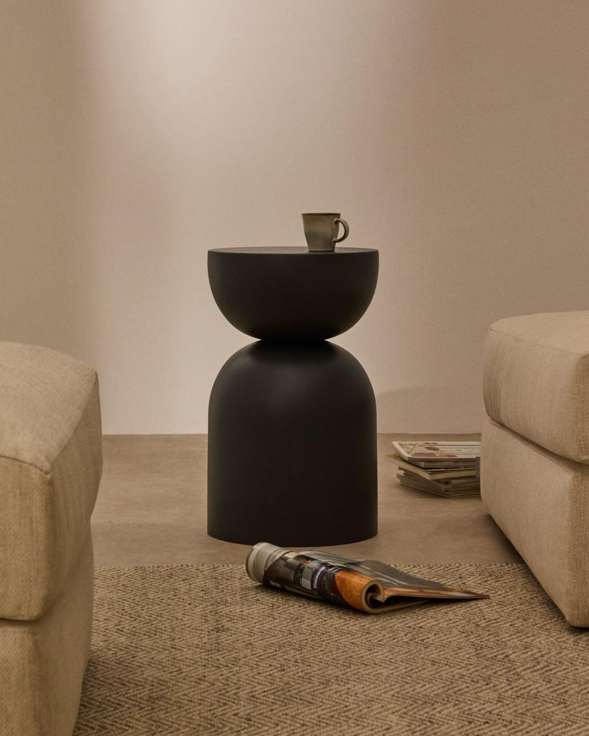 Kave Home Side Table Rachell Made of Metal with a Grey Painted Finish Ø30 cm