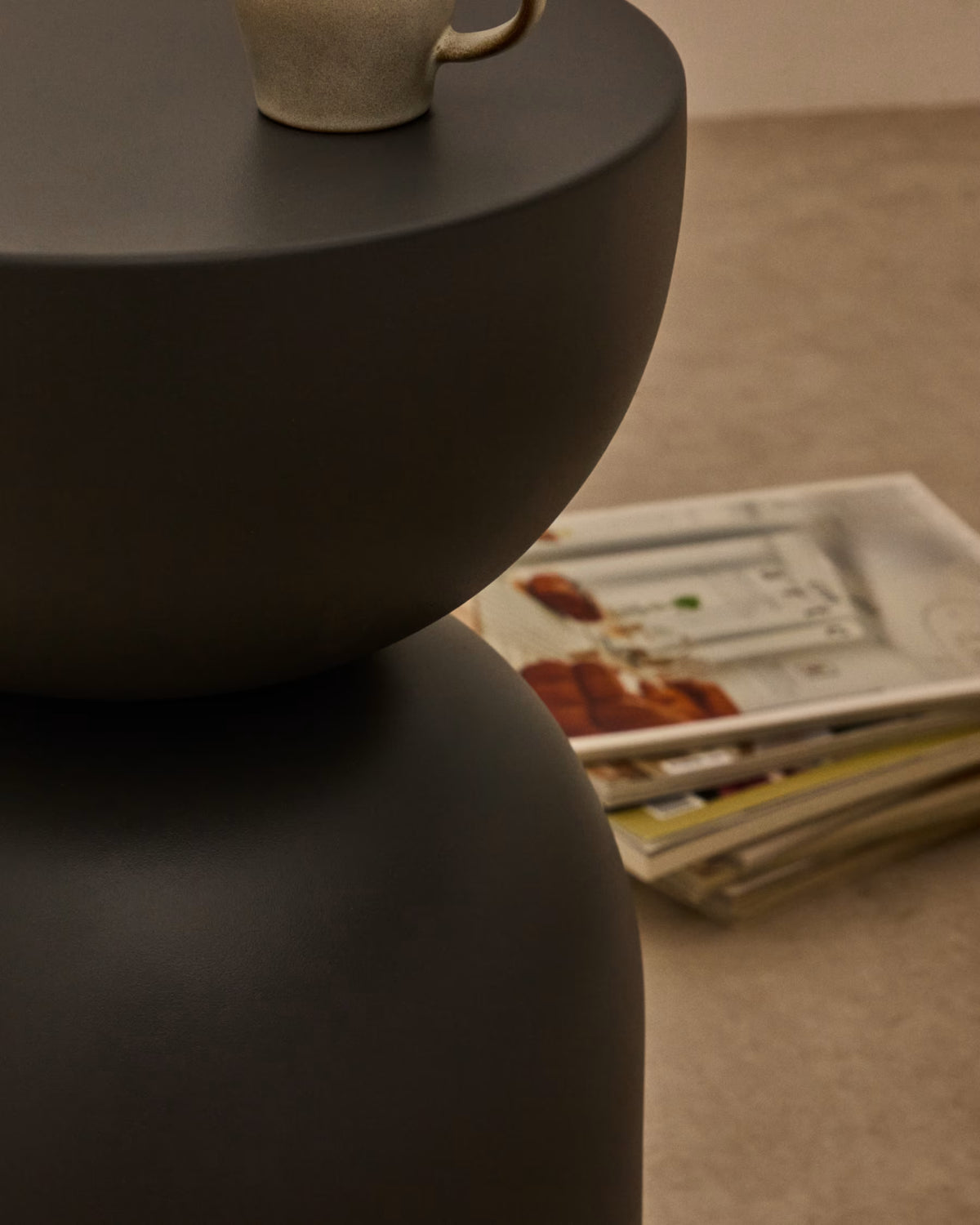 Kave Home Side Table Rachell Made of Metal with a Grey Painted Finish Ø30 cm