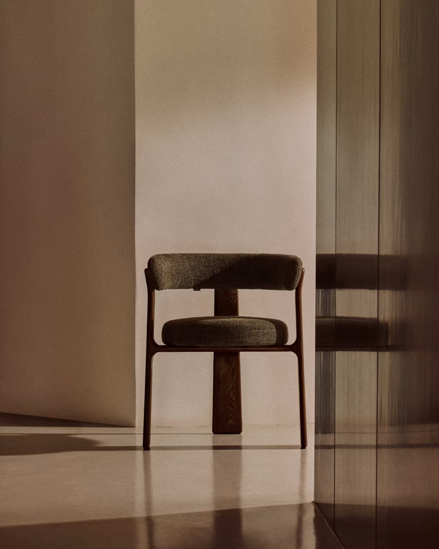 Kave Home Granite Fire-Retardant Chair (3 legs) in Green Chenille and Solid Ash Wood with Walnut-Coloured Finish FSC 100%