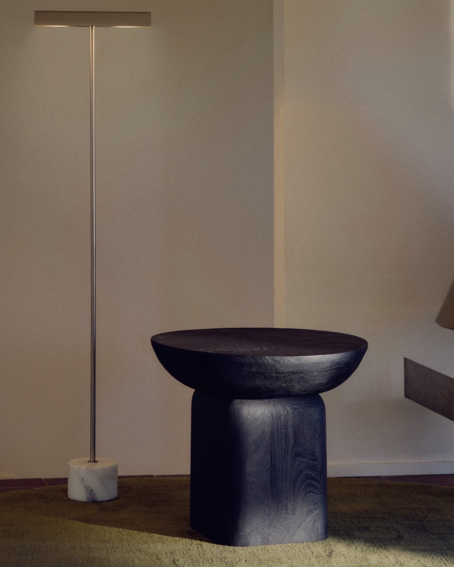 Ovak Side Table in Solid Acacia Wood with Black Finish FSC 100% Ø50cm