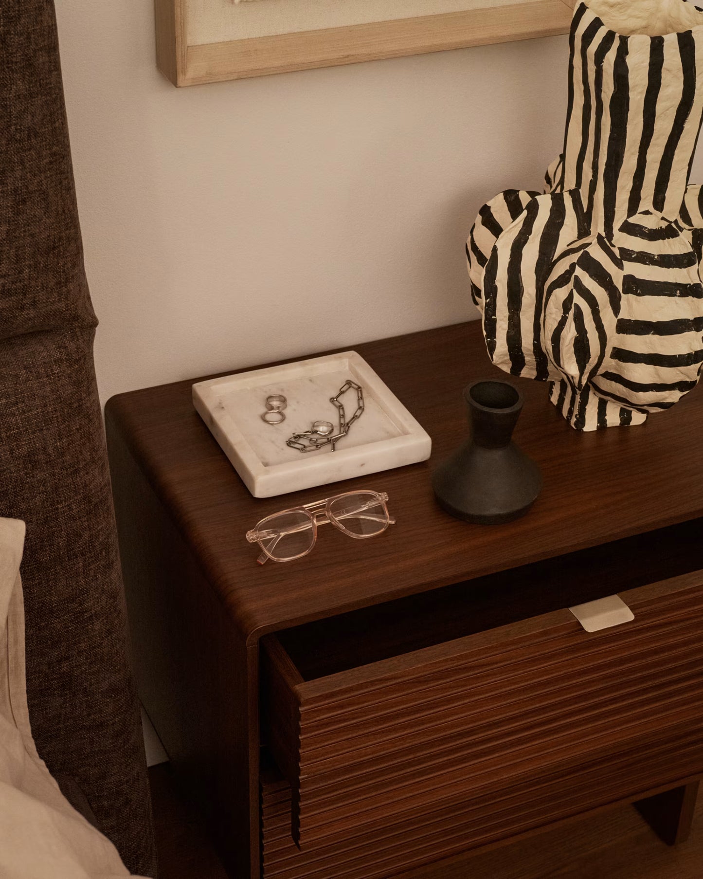 Kave Home Norlen 2-Drawer Bedside Table in Walnut Veneer FSC Mix Credit 60 x 52 cm