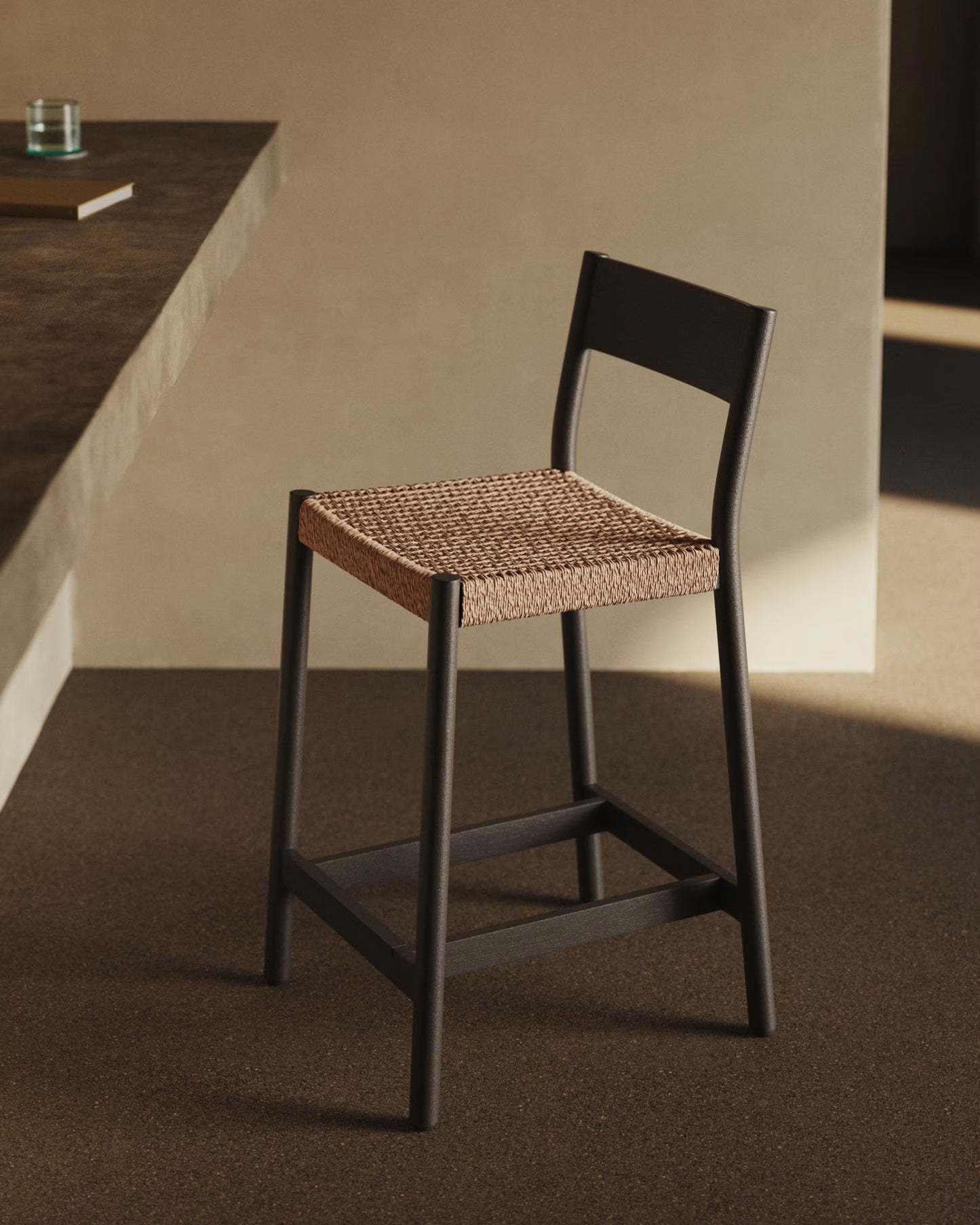 Kave Home Yalia Stool with Backrest in Solid Oak Wood with Black Finish and Rope Seat, 65 cm, FSC Mix Credit