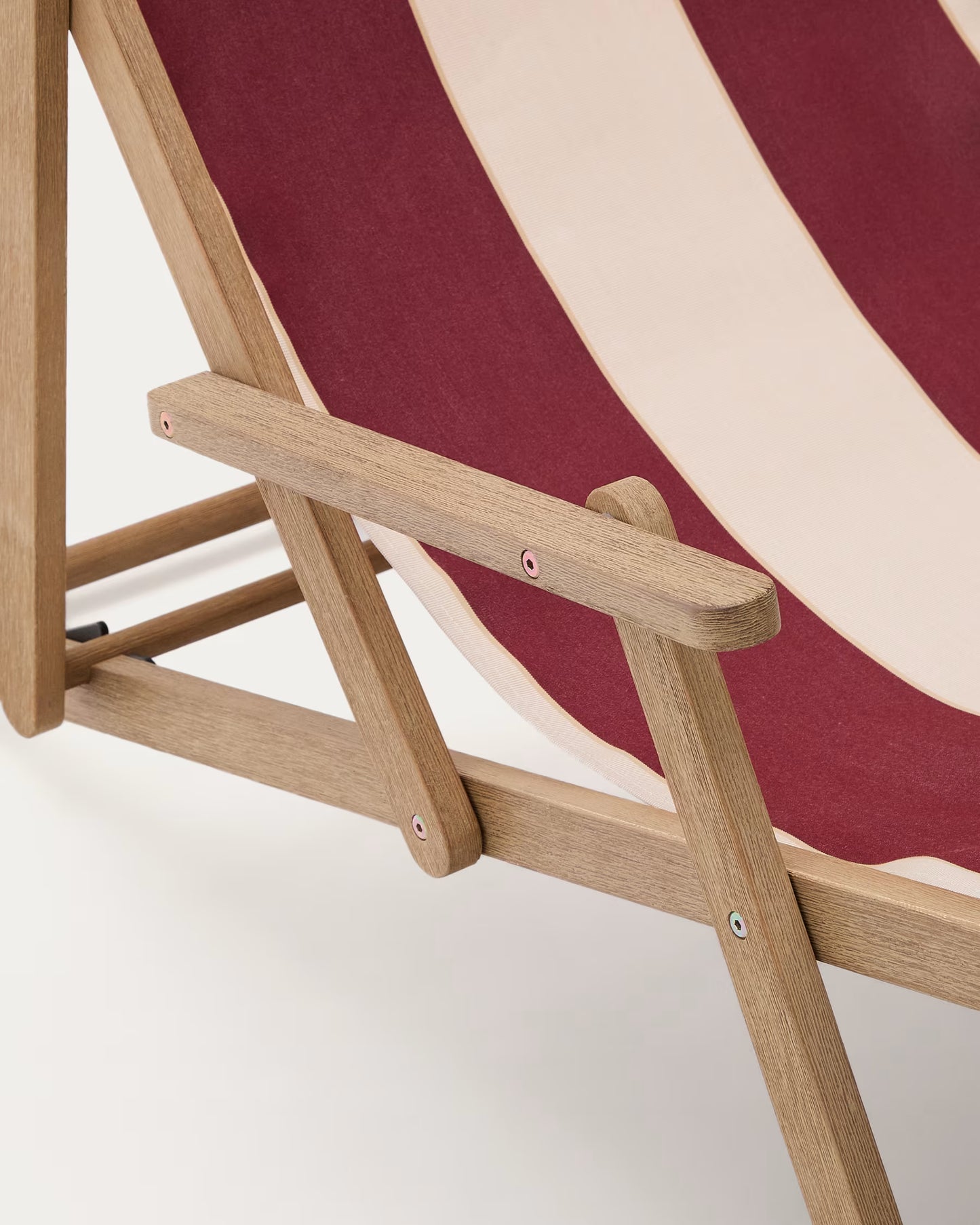 Kave Home Vilara Burgundy and Beige Striped Outdoor Folding Deck Chair Made of FSC 100% Solid Acacia Wood