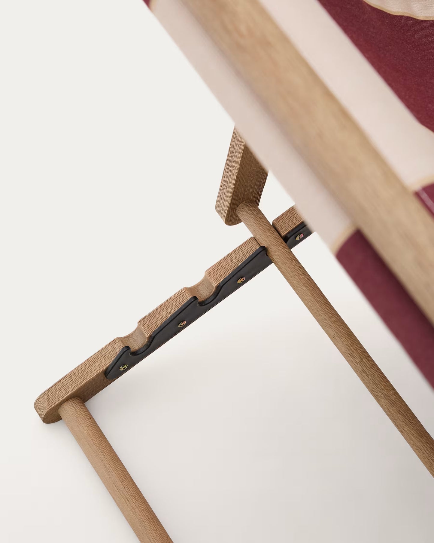 Kave Home Vilara Burgundy and Beige Striped Outdoor Folding Deck Chair Made of FSC 100% Solid Acacia Wood