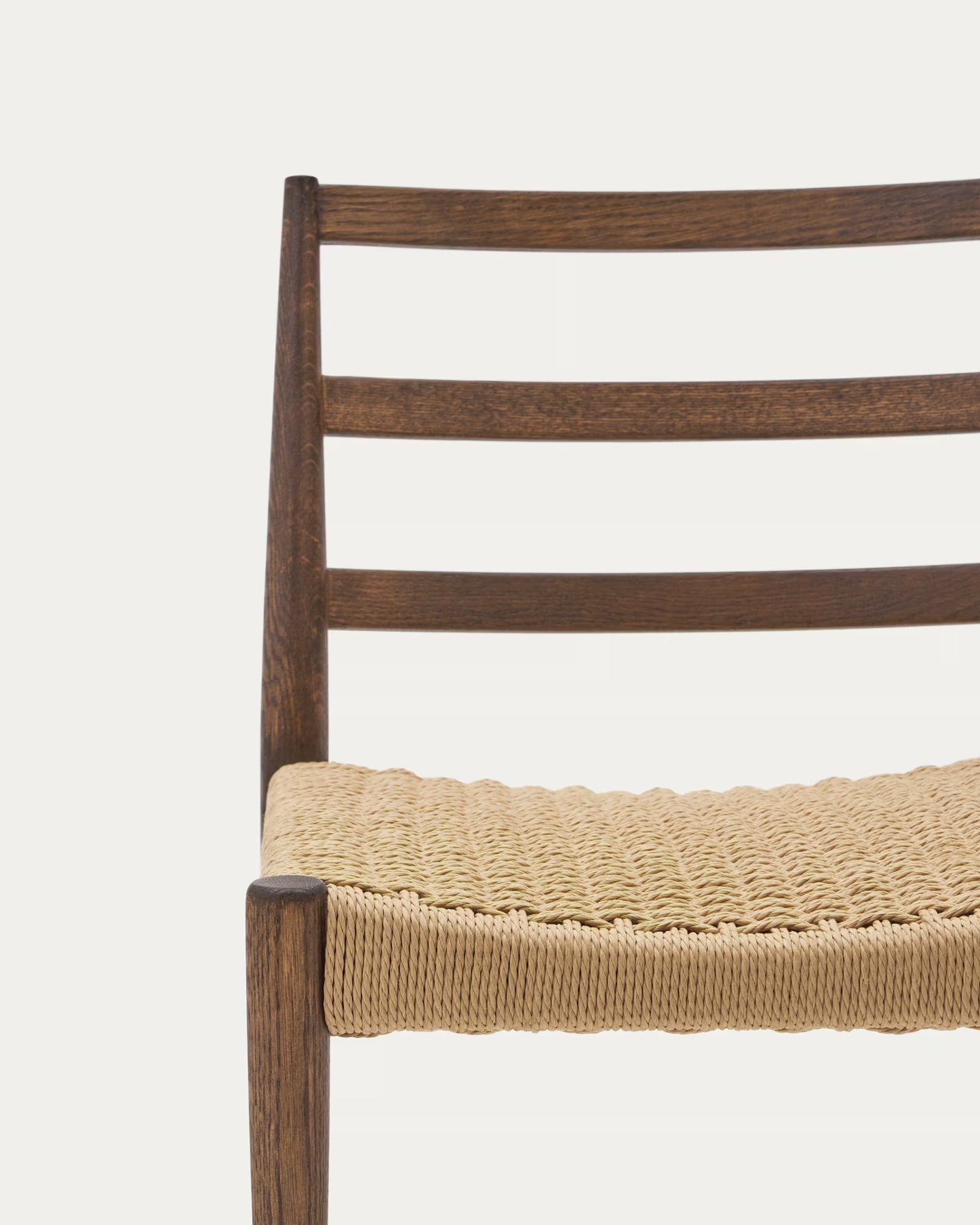 Kave Home Analy Chair in Solid Oak Wood with Walnut Finish and Rope Seat FSC Mix Credit
