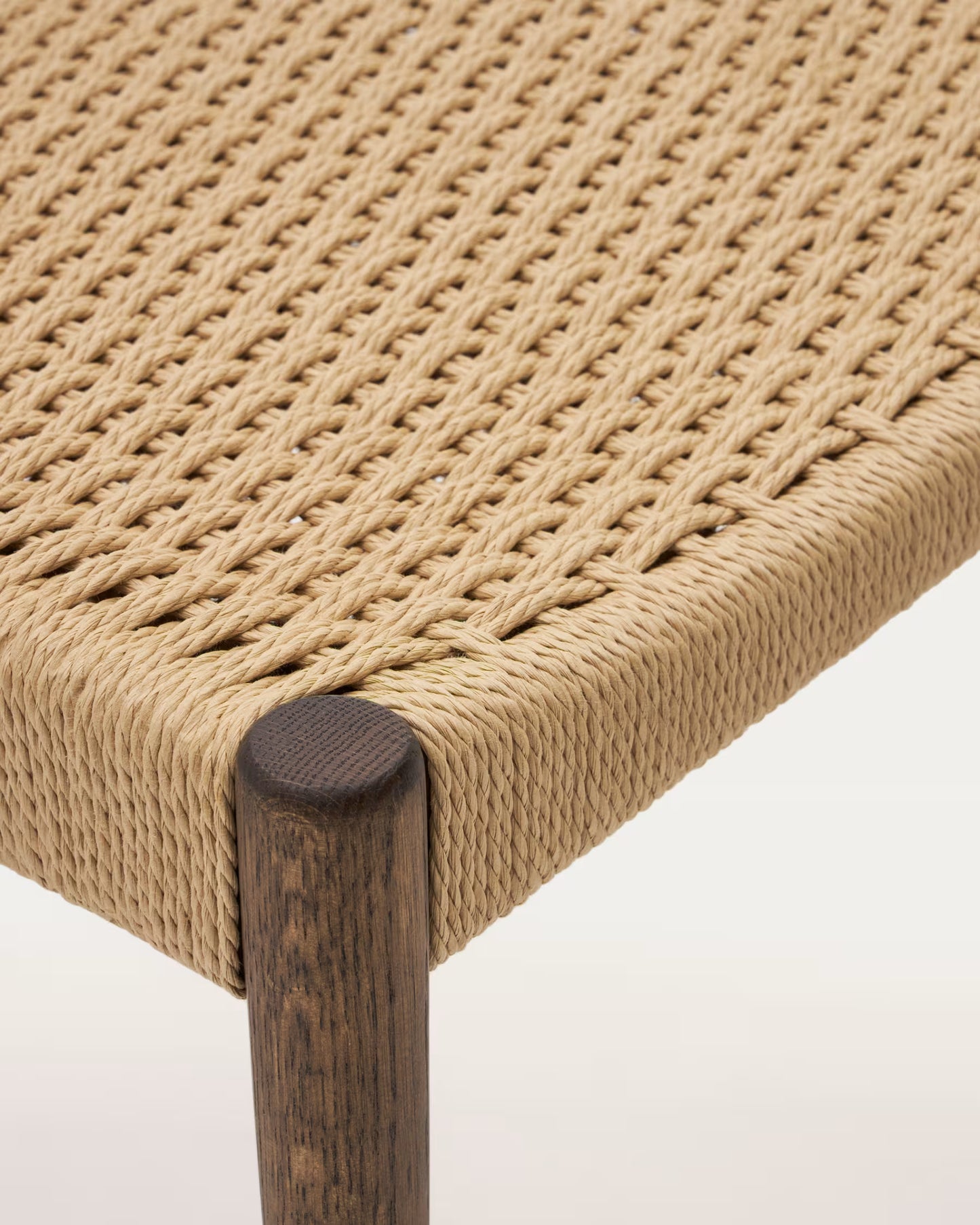 Kave Home Analy Chair in Solid Oak Wood with Walnut Finish and Rope Seat FSC Mix Credit