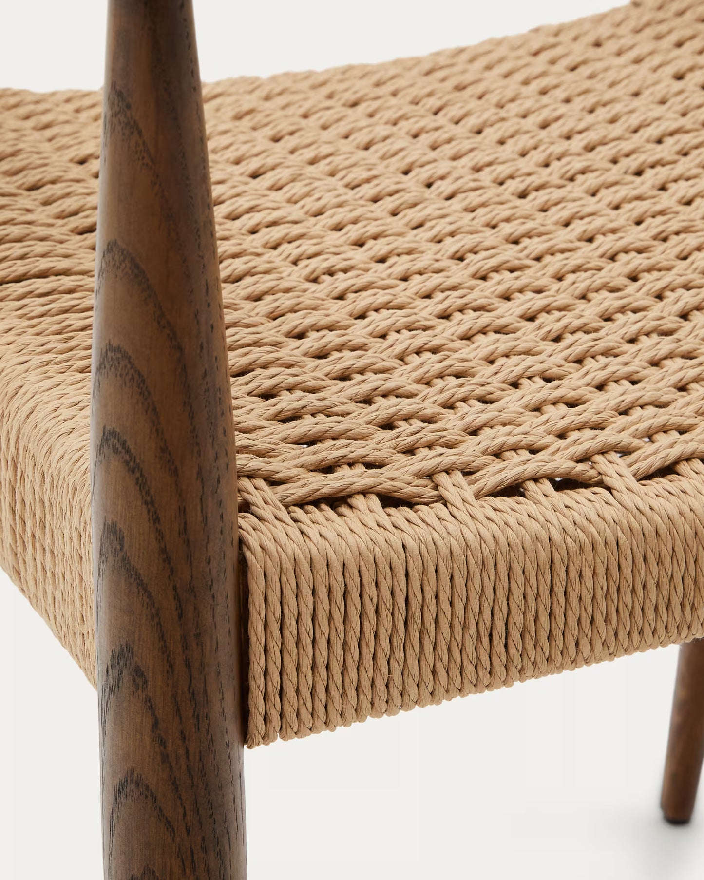Kave Home Analy Chair with Armrests in Solid Oak Wood with Walnut Finish and Rope Seat FSC Mix Credit