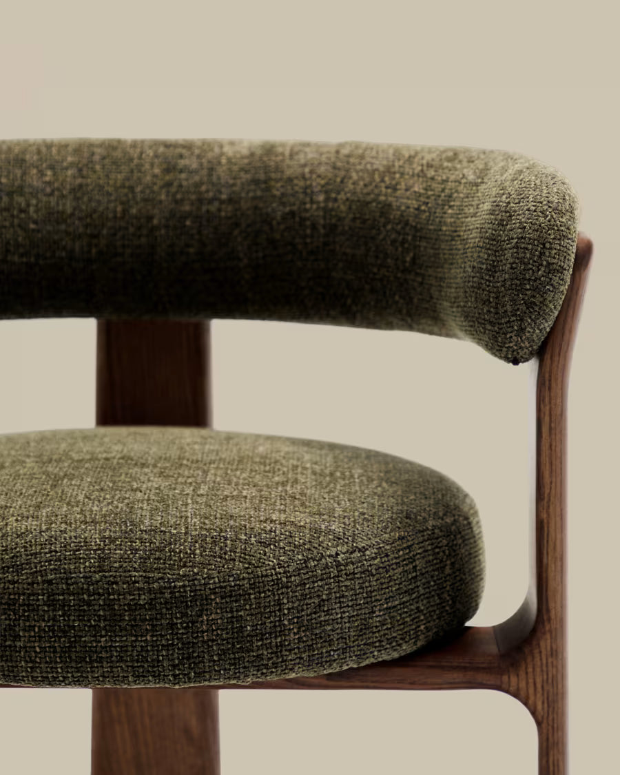 Kave Home Granite Fire-Retardant Chair (3 legs) in Green Chenille and Solid Ash Wood with Walnut-Coloured Finish FSC 100%