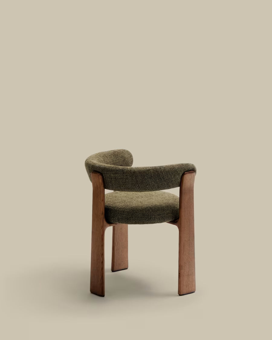 Kave Home Granite Fire-Retardant Chair (3 legs) in Green Chenille and Solid Ash Wood with Walnut-Coloured Finish FSC 100%