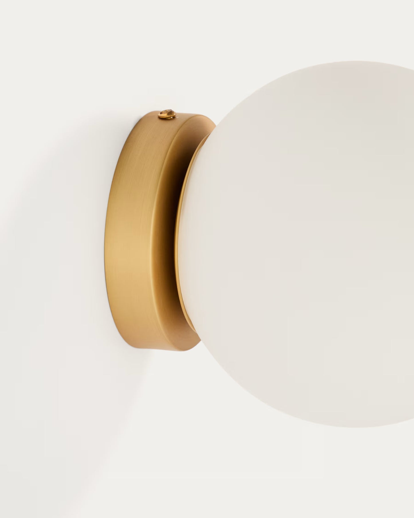 Kave Home Brisia Metal Wall Lamp with Brushed Brass Finish and 1 Frosted Glass Ball Ø15cm