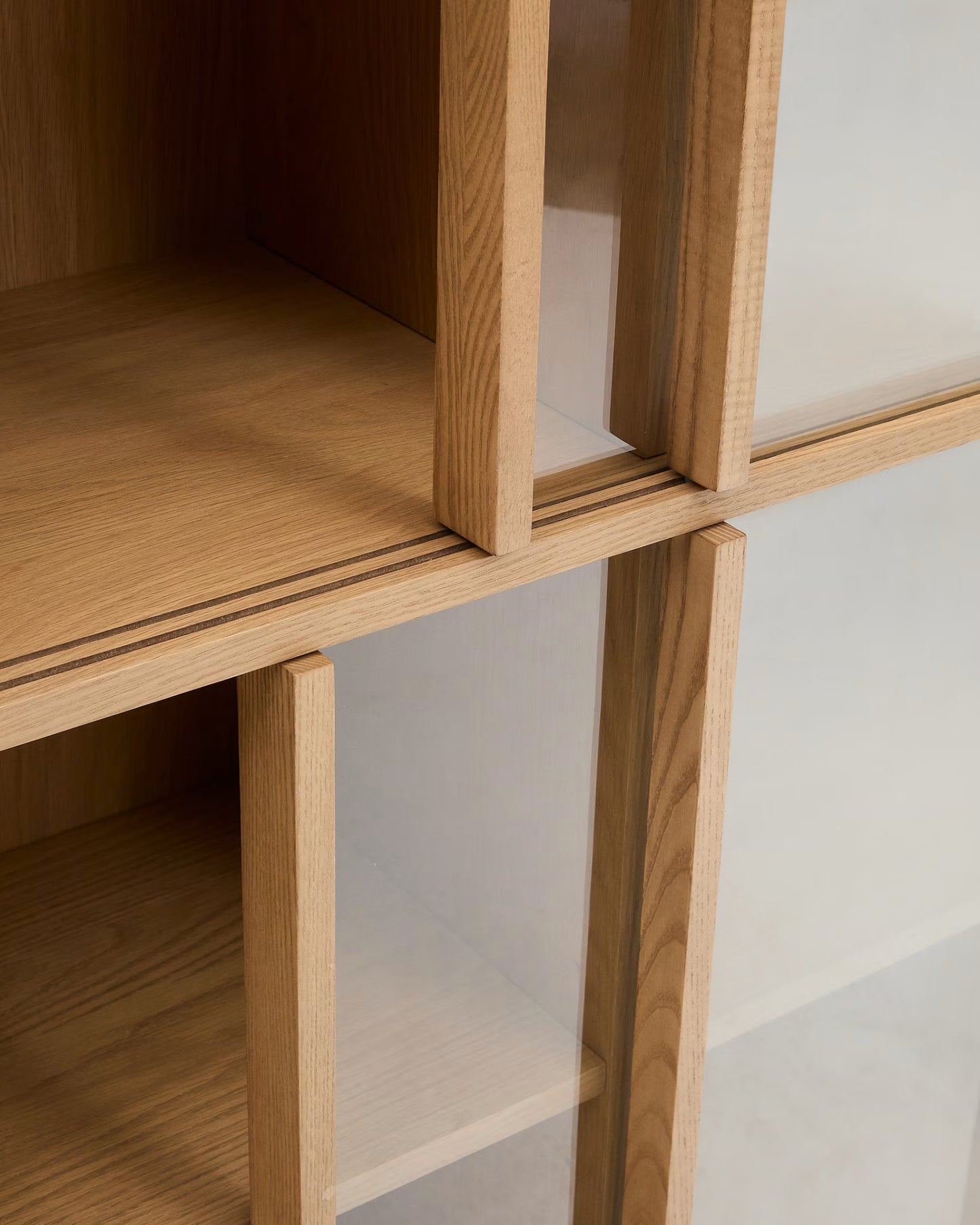 Kave Home Helvine Display Cabinet 4 Doors 2 Drawers Oak Veneer and Tempered Glass 100 x 174 cm FSC 100%