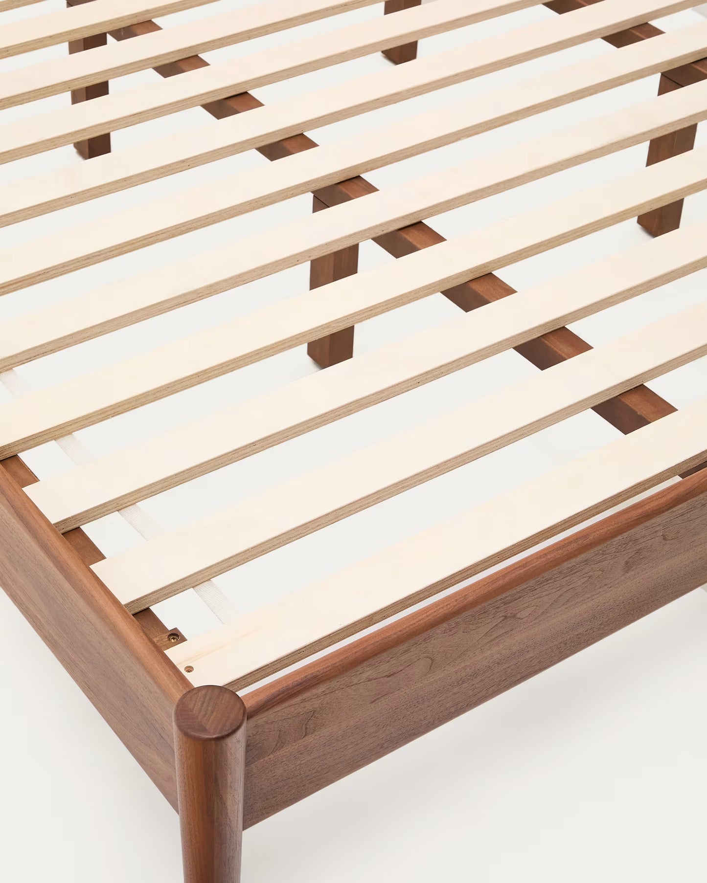 Kave Home Elan Bed in Veneer and Solid Walnut Wood with Cord Mattress 180 x 200 cm FSC Mix Credit