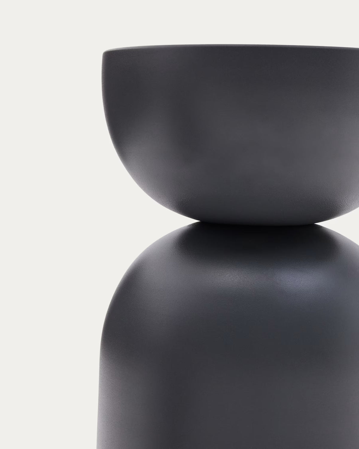 Kave Home Side Table Rachell Made of Metal with a Grey Painted Finish Ø30 cm